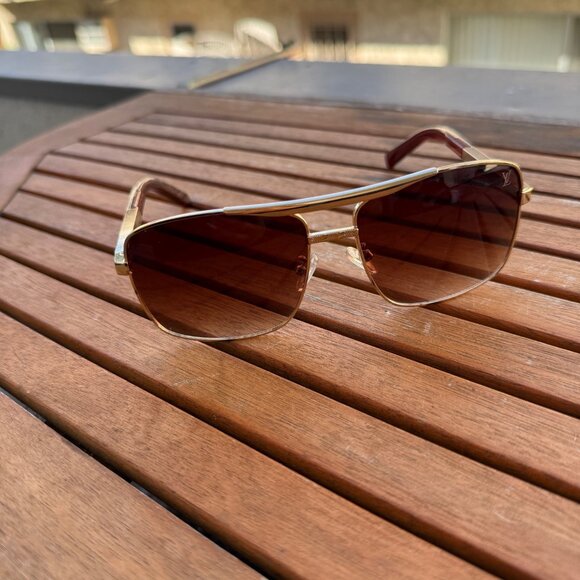 Louis Vuitton Other - Louis Vuitton Attitude Gold & Brown Aviator Sunglasses Unisex Metal Frame Classi